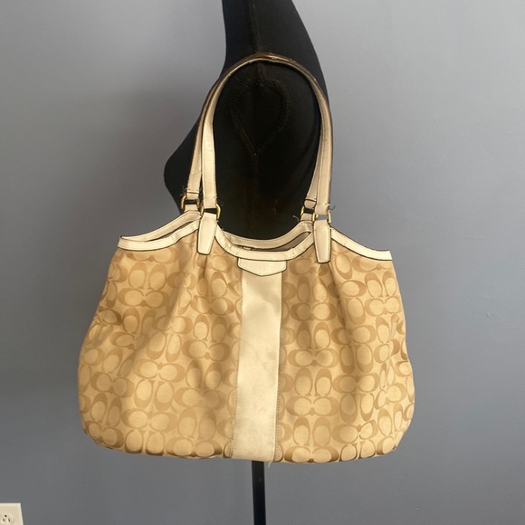 Coach Handbags - Coach Purse Good Used Condition